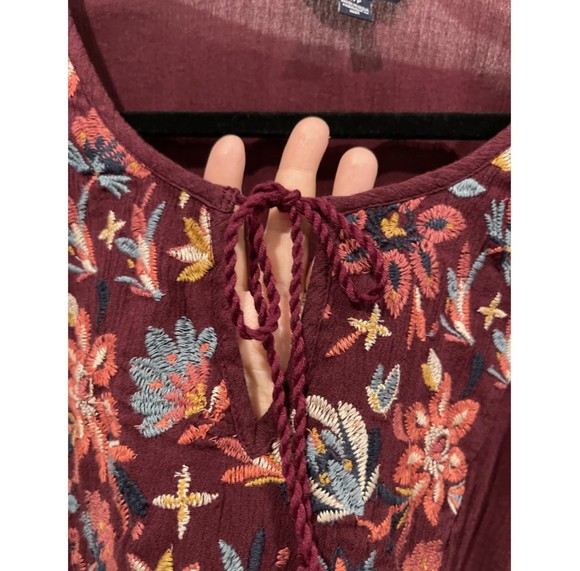 AMERICAN EAGLE Burgundy Embroidered Tie Blouse - Picture 3 of 5